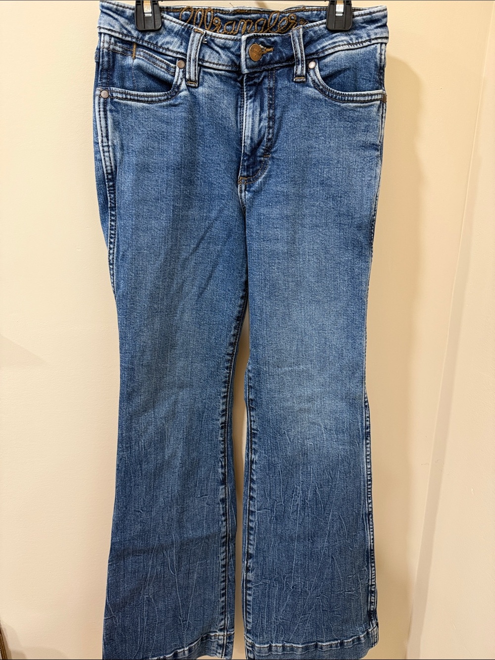 Wrangler Women's Medium Blue Flared Jeans size 25/32